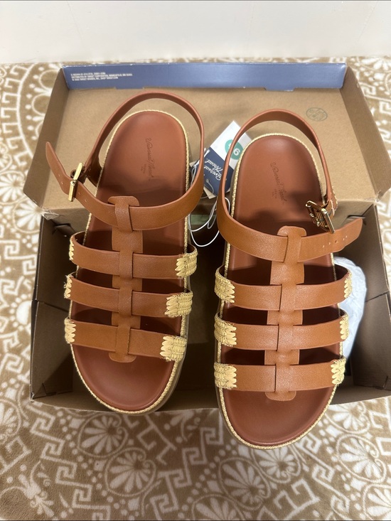 Universal Thread Shoes - Universal Thread Maverick Tan Brown Gladiator Sandals with Gold Accent